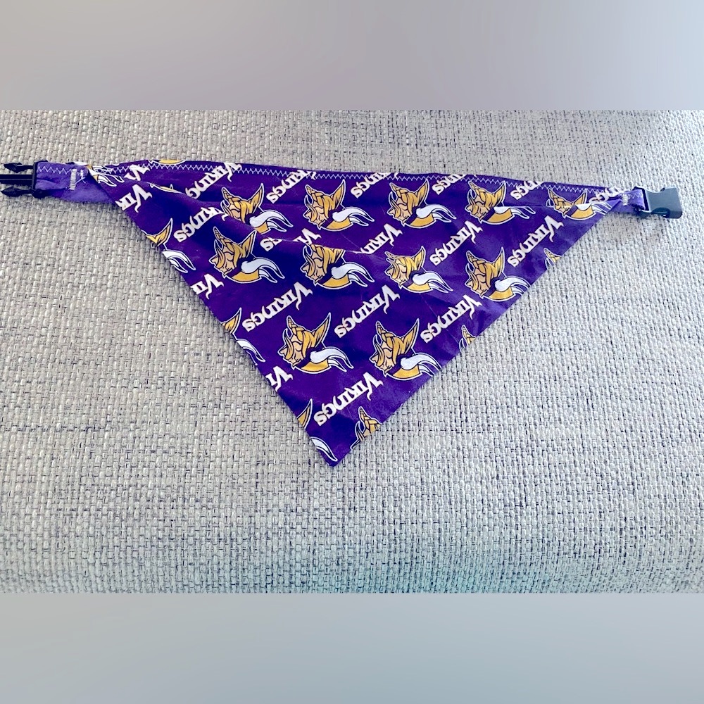 Great condition Vikings dog bandana 22” length